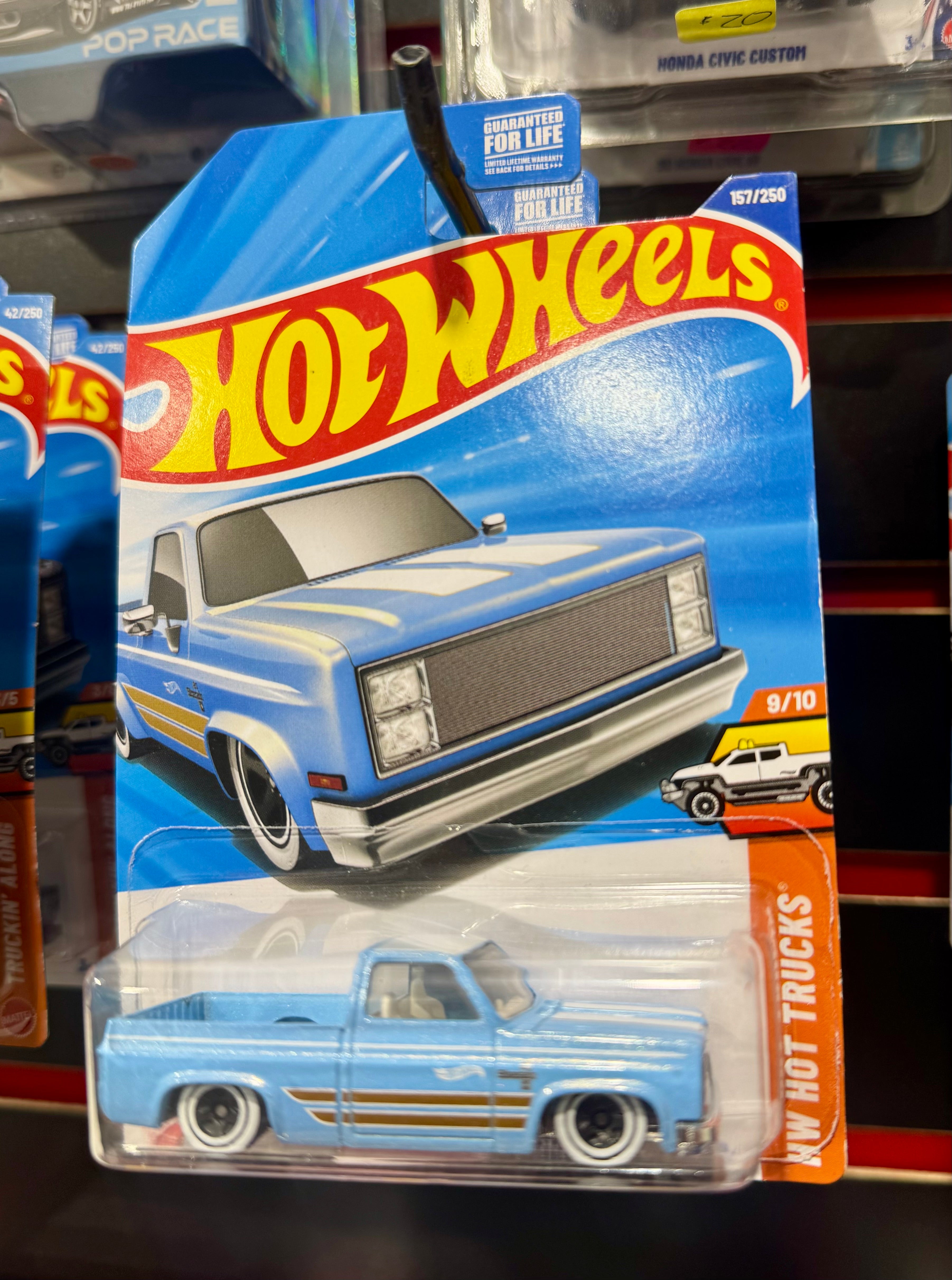 83シェビーシルバラード Hot Wheels '83 Chevy Silverado Baby Blue #157 – Family Diecast
