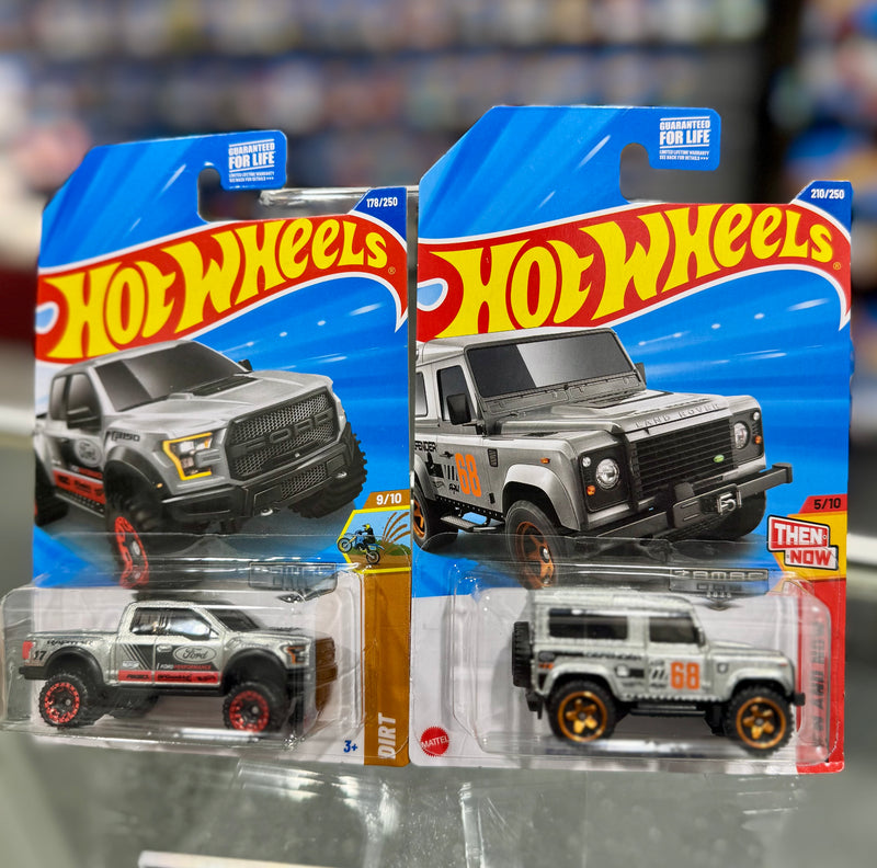 Load image into Gallery viewer, Hot Wheels Zamac Land Rover Defender 90 #210/250
