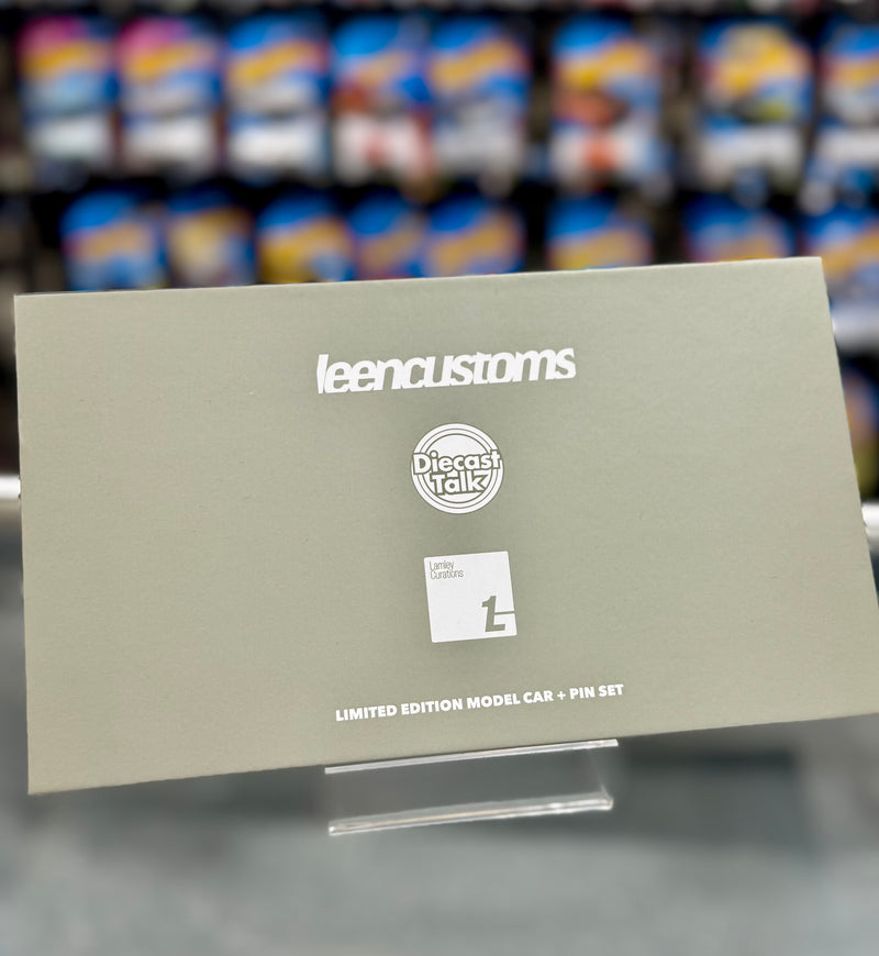 Load image into Gallery viewer, Kyosho Nissan Skyline GT-R R34 Lamley JCCS Event Exclusive MOTN LEEN 1 of 300
