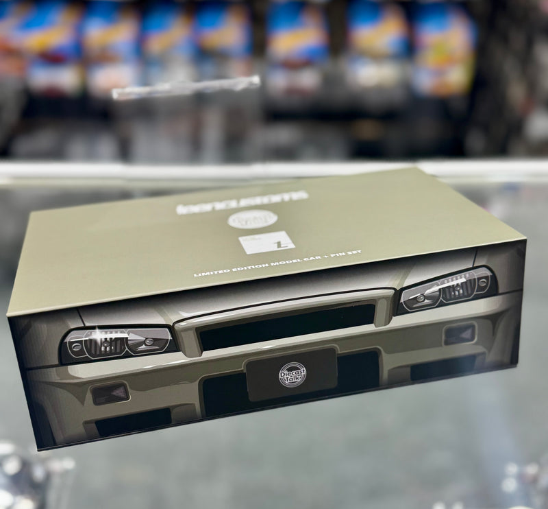 Load image into Gallery viewer, Kyosho Nissan Skyline GT-R R34 Lamley JCCS Event Exclusive MOTN LEEN 1 of 300
