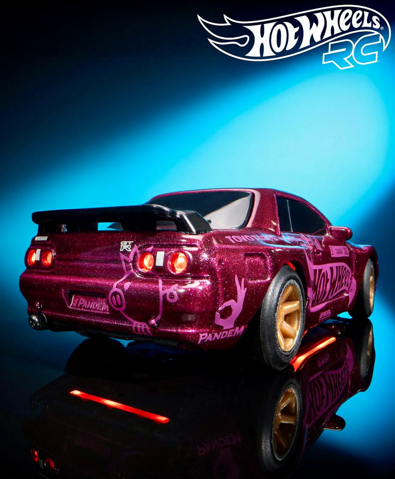 Load image into Gallery viewer, Hot Wheels R/C 1:64 scale Nissan Skyline GT-R (R32) Pandem
